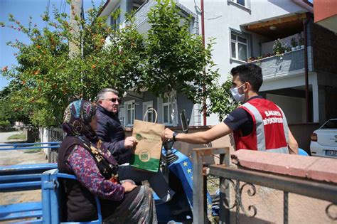 Salgın paketleri Karasu İncilli'de dağıtılıyor Sakarya Sağlık. 
