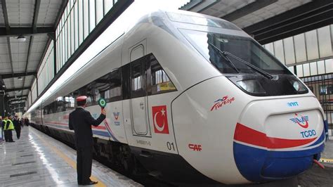 Salihli - Alaşehir arası trenle kaç saat? En hızlı tren yolculuğu 34 dakika sürmektedir.