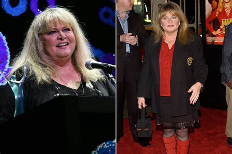Sally struthers weight gain. Rapid weight gain or swelling in particular areas of the body can be due to fluid retention.According to the American Heart Association, weight gain of more than 2–3 pounds (lb) over 24 hours or ... 