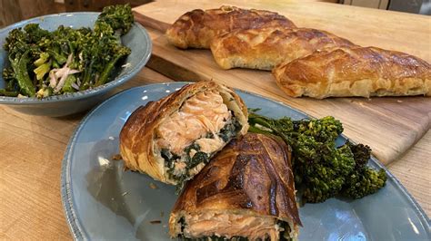 Salmon en Croute with Spinach Filling - Rachael Ray Show