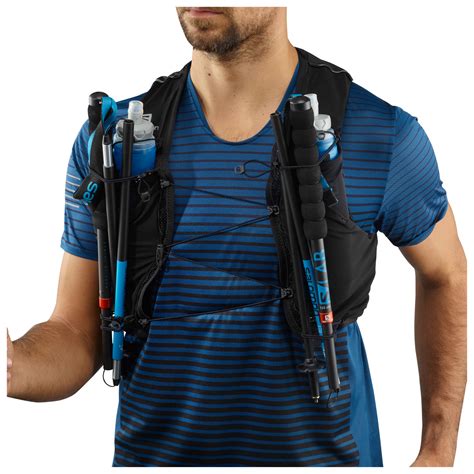 Salomon adv skin 5. Aug 16, 2023 · The Salomon Adv Skin 12 excels using flasks and a bladder with a 1.5L capacity and a hang loop in the rear closure. We love that the Salomon Adv Skin series comes with 2 x 500ml hydration flasks. For those getting into running, paying $20-30 per soft flask after investing money into a running vest is a drag. 