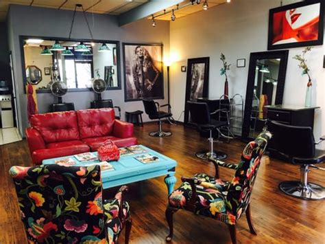 Salon rental can be a great way to start a business or expand an existing one. It can provide you with the opportunity to have your own space and make a profit without having to in.... 