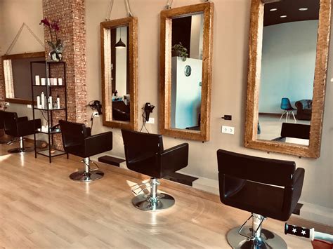 Salon meraki. Salon Meraki offers various hair services, such as coloring, extensions, threading, and bridal makeup. See the address, contact information, photo gallery, and customer reviews … 
