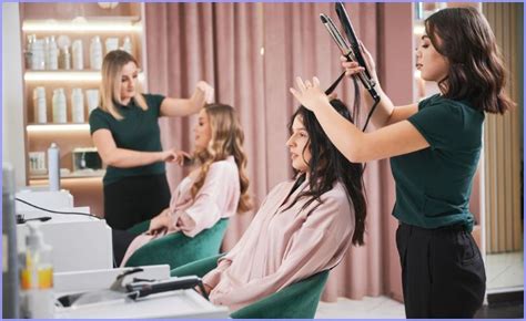 Salon stylist salary. The average hair stylist salary ranges between $27,000 and $53,000 in the US. Hair stylists' hourly rates in the US typically range between $12 and $25 an hour. Hair stylists earn the highest salaries in Washington ($53,087), Montana ($48,748), and North Dakota ($48,420). Hair stylists in the health care industry are the highest-paid in the US. 