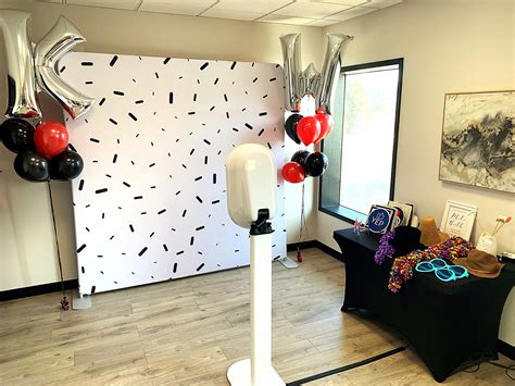 Mr. Shuttersworth Photo Booth - Open Air Photo Booths for Events in Clarksville. We offer open-air photo booths, custom prints, and props. Learn how to make your event a success with the best in the business! . 
