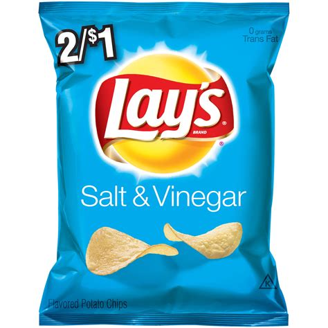 Salt and vinegar chips. For a Serving Size of 17 chips ( 28 g) How many calories are in Salt and Vinegar Chips? Amount of calories in Salt and Vinegar Chips: Calories 151. Calories from Fat 85.5 ( 56.6 %) % Daily Value *. How much fat is in Salt and Vinegar Chips? Amount of fat in Salt and Vinegar Chips: Total Fat 9.5g. 