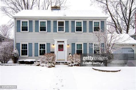 Saltbox House Photos and Premium High Res Pictures - Getty …