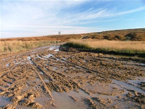 Saltburn-by-the-Sea to Moorsholm - 2 ways to travel via taxi, …