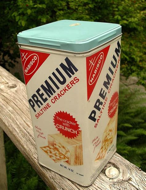  1960’s Sunshine Krispy Saltine cracker tin in great vintage condition. With some paint wear, oxidation, and minor dings this is a great colorful piece decorate your kitchen or to store crackers as originally intended. Could be cleaned up more. The inside is clean with oxidation around the inside . 