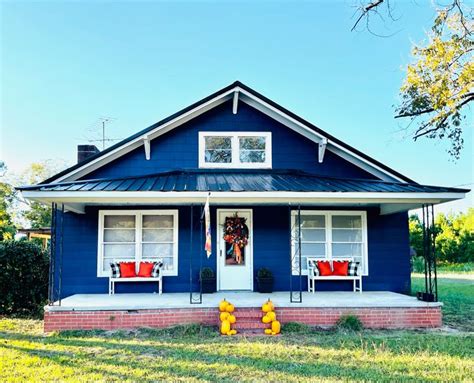 Salty dog sherwin williams exterior. Jan 23, 2017 - SW 9177 Salty Dog paint color by Sherwin-Williams is a Blue paint color used for interior and exterior paint projects. Visualize, coordinate, and order color samples here. 