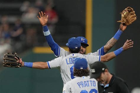 Salvador Perez hits his 200th homer as a catcher as the Royals beat the Guardians 5-3