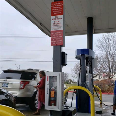 Sam's Club in Hoover, AL. Carries Regular, Premium. Has Membership Pricing, Pay At Pump, Payphone, Membership Required. Check current gas prices and read customer reviews. Rated 4.5 out of 5 stars..