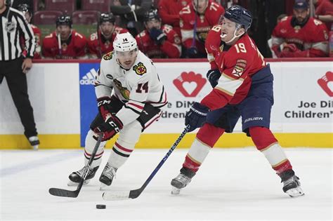 Sam Reinhart has 4-point game, Panthers overcome Connor Bedard, Blackhawks 4-3