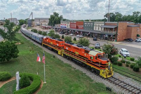 Sam shortline. I was invited to come up to Cordele and see the SAM Shortline Excursion Train on their November Railroad Day. There were so much action there I came for two ... 
