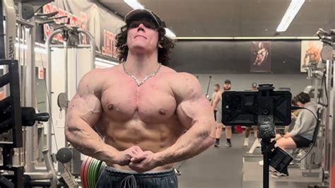 Sam sulek workout routine. Learn how Sam Sulek, a 21-year-old fitness star and amateur bodybuilder, trains and eats to achieve his impressive physique. See his workout routine, … 