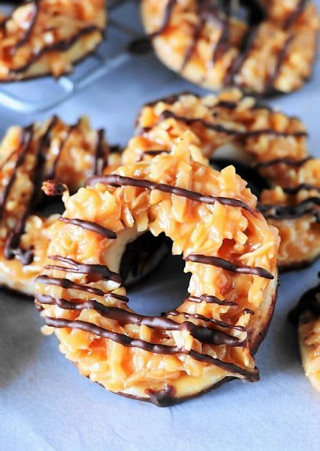 Samoa cookies. Learn how to make Samoas cookies, the oversized version of the classic Girl Scout Cookie, with a cookie base dipped in chocolate and topped with caramel and toasted coconut. This recipe is easy, fun and … 