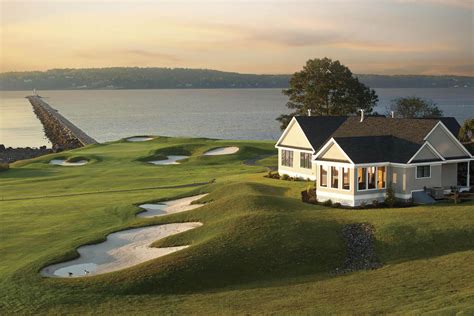 Samoset resort. Who is Samoset Resort. Nestled between cosmopolitan Rockland and the Norman Rockwell-like Camden, Maine, the AAA Four Diamond, Samoset Resort crowns a lovely 230 acre wat erfront complex at the edge of Penobscot Bay. The spectacular 18-hole championship golf course, complete with an on-site PGA coordinator, ensures guests' … 