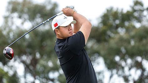 Sampson Zheng shoots 65 to take third-round lead at Asia-Pacific Amateur at Royal Melbourne