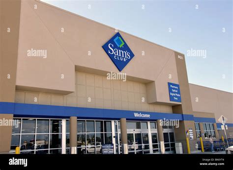 Sams Club Photos and Premium High Res Pictures - Getty Images