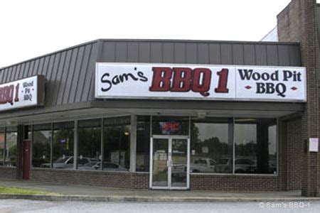 Sams bbq. Three Sams was my tenth 'cue stop in Arkansas. It is located about a mile south of I-30, in a small town a bit southwest of Little Rock. The ambiance calls to mind the small town diners of my youth, and the hours of operation (10:30-2 MO-FRI) also hint at the degree to which the restaurant serves the local community. 