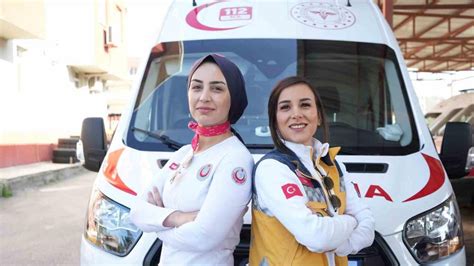 Samsun’un 2 kadın ambulans şoförü hayat kurtarmak için zamanla yarışıyors