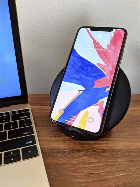 Samsung Fast Wireless Charger Stand Review: Blazing Fast