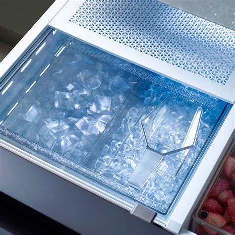 Samsung ice bites. If a house party is your idea of chill, you will love the Dual Ice Maker in the new Samsung #Bespoke.It makes both regular Cubed Ice and Ice Bites™, which chill drink much faster, ensuring your house remains the place to be. 