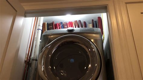 Samsung washer shakes during spin cycle. Some common problems that Samsung washing machines have are developing rust around the soap dispenser, the pump attached to the drum breaking and making loud noises and vibrating d... 
