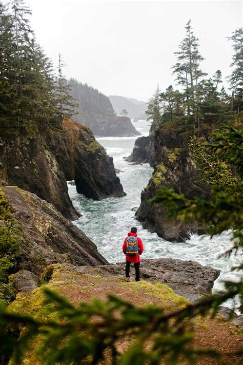 Samuel boardman scenic corridor. Hike Description. This short hike past the southern boundary of the Samuel H. Boardman State Scenic Corridor displays, in microcosm, much of what is appealing about Oregon’s southern coast: sea stacks, cliffs, secret beaches, and wildflower headlands. From Lone Ranch Beach, you’ll take a section of the … 