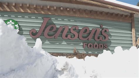 San Bernardino County grocery store closed amid heavy snowfall reopens