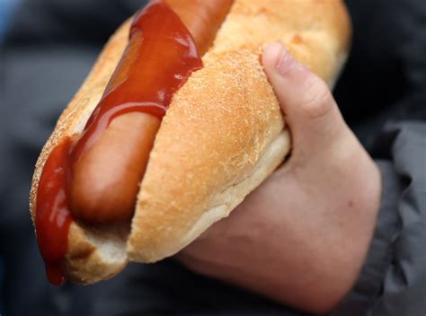 San Francisco officials apologize to hot dog vendor for pushing incident
