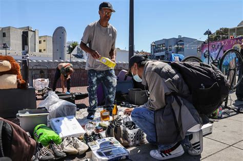 San Francisco street vendors accused of selling stolen merchandise