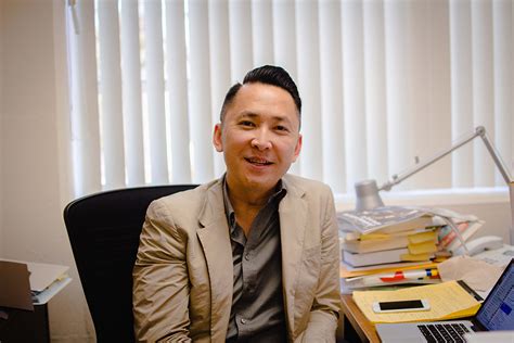 San José-reared author Viet Thanh Nguyen honors his late mother’s ‘epic’ life in his new memoir