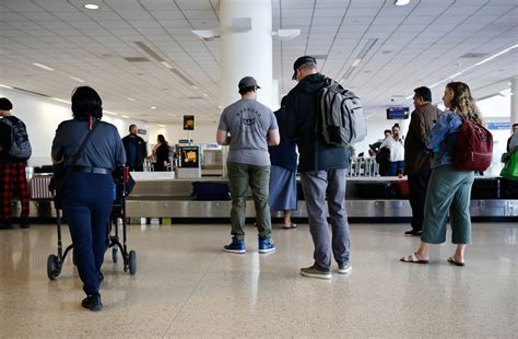San Jose, Oakland airports lose steam in summer passenger flights