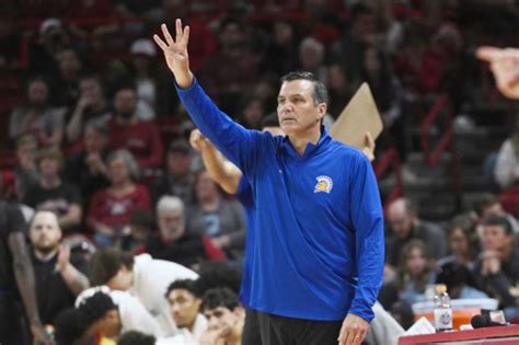 San Jose State and Southern Indiana square off in CBI Tournament matchup