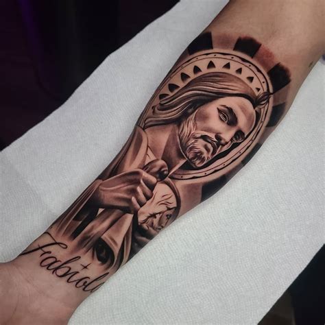 The San Judas sleeve tattoo is a popular form of tattoo, which is an image that covers most of the arm. The name comes from the fact that it is associated with the saint Judas Iscariot and his betrayal of Jesus.. 