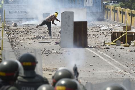 Sanctions venezuela. Sep 20, 2023 · GENEVA —. A U.N.-backed panel investigating human rights violations in Venezuela said Wednesday that the South American country’s government has intensified efforts to curtail democratic ... 
