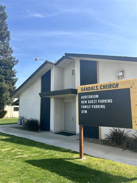 Sandals church fresno. Mar 27, 2022 · Here at Sandals Church Fresno we’ve come together in our gym that is currently being renovated for our new Easton Youth Center! Our families took time to write prayers and... Today marks a blessing. 