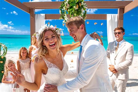 Sandals weddings. Sandals is known for its range of best destination wedding resorts. Across the Caribbean, they have 16 all-inclusive, luxurious resorts in top islands, such as Jamaica, St. Lucia, the Bahamas, Grenada, … 