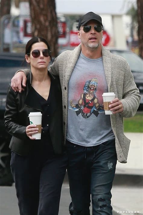 Sandra bullock boyfriend wear wedding band and engagement ring