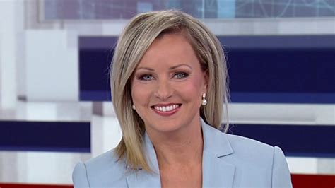 Sandra smith eye color. The media refers to the 1.73 meter Smith as a "tomboy" due to her athletic frame and her passion for running. She also embraced hunting as a sport after being introduced to it by her husband. Sandra Smith - Salary and Net Worth. Smith draws an annual salary of $300,000 and has an estimated net worth of approximately $2 Million. 