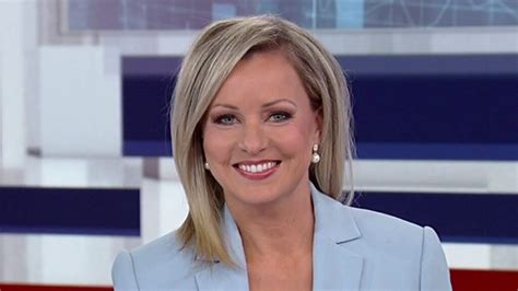 Sandra smith salary fox. Sandra Smith Facts. The youngest of six children, Sandy was born in Wheaton, Illinois, USA. Her first job on television was as a reporter for Bloomberg Television. She started working for FOX Business Network in 2007. One of her hobbies is playing golf. She is a bit of the Chicago Cubs. 