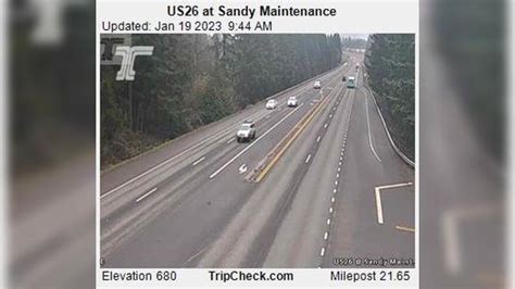 Sandy or road conditions. Commercial Vehicle Information Informational only Details I-205 NB MP 8.82 to MP 9.60 (Oregon City) Effective May 1, 2024, this section of I-205 northbound will be restricted to 12 feet 00 inches in width at night between the hours of 10 PM & 5 AM. 