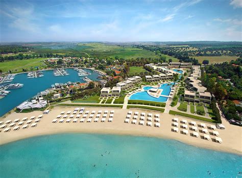 Sani resort. Explore a map of Sani Resort. Scattered across 1,000 acres of lush, beach-fringed forest on the Halkidiki Peninsula, discover our 5* hotels and Marina. CALL 0800 949 6809 