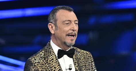 Sanremo 2024, le pagelle ai look della terza serata: …