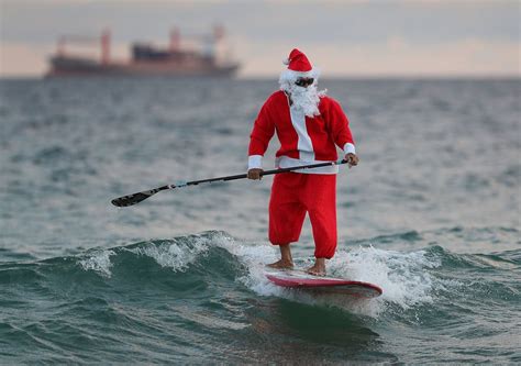 Santa Claus Sightings From Around The World Photos - ABC News