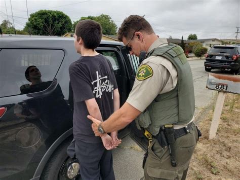 Aug 25, 2023 · Santa Barbara County probation officers stopped by homes in the county to do some special "back to school" wellness checks and to drop off spe… +5 SMPD arrests 5 people in connection with series ... . 