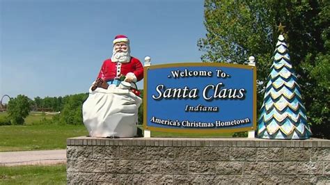 Santa indiana. Charming lakefront cottages on 5 beautiful lakes in Santa Claus Indiana. The whole family can comfortably spend a great vacation enjoying the area attractions of Holiday World and Splashin Safari, Lincoln State Park and Lincoln Boyhood National Memorial, golfing at Christmas Lake Golf Course, or enjoying the beauty of rural southern Indiana. 