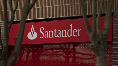 Santander Bank to close 19 branches in Massachusetts, online banking a factor in the decision