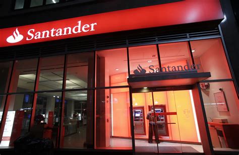  Santander Bank, N. A. ( / ˌsɑːntɑːnˈdɛər /) is an American bank o